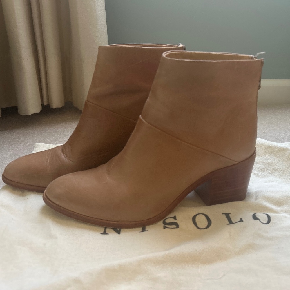 Nisolo Dari Boot in Almond, sz 7